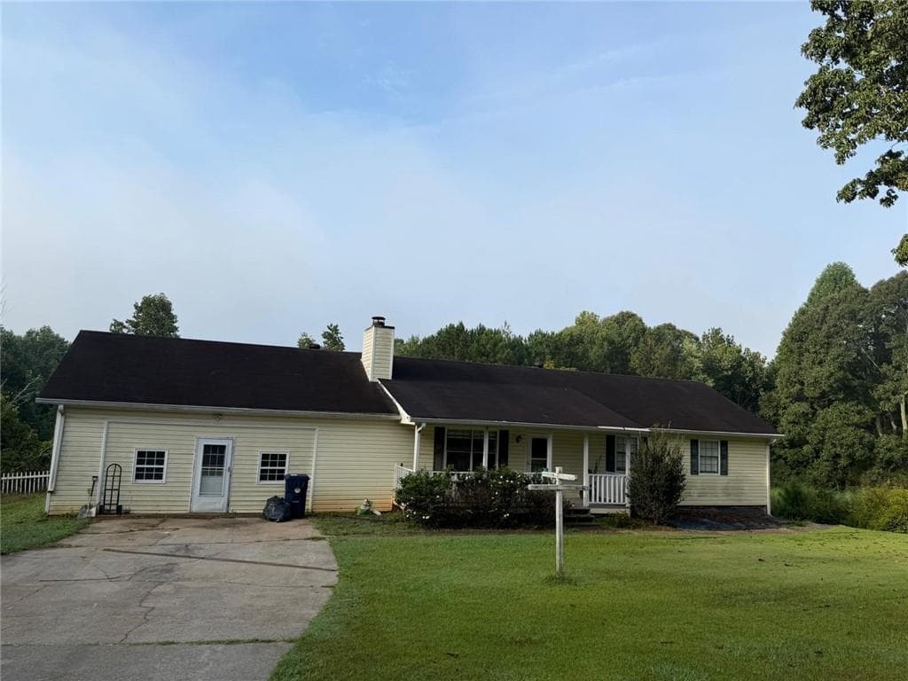 4 bedroom, 3 bathroom, 1,248 sq ft single family residence for sale at 16160 Henderson Road, Alpharetta, GA 30004