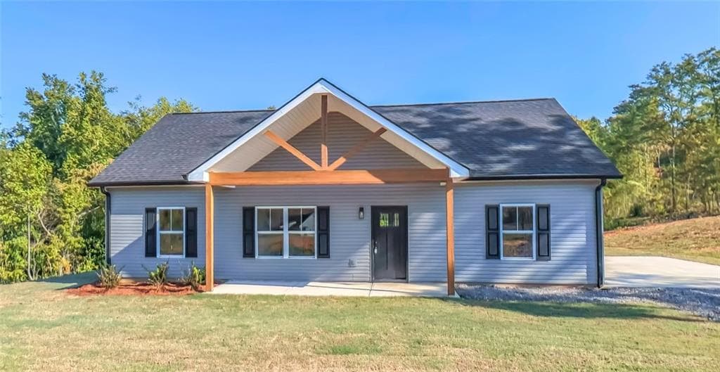 3 bedroom, 2 bathroom, 1,358 sq ft single family residence for sale at 204 Arbacoochee Road, Tallapoosa, GA 30176