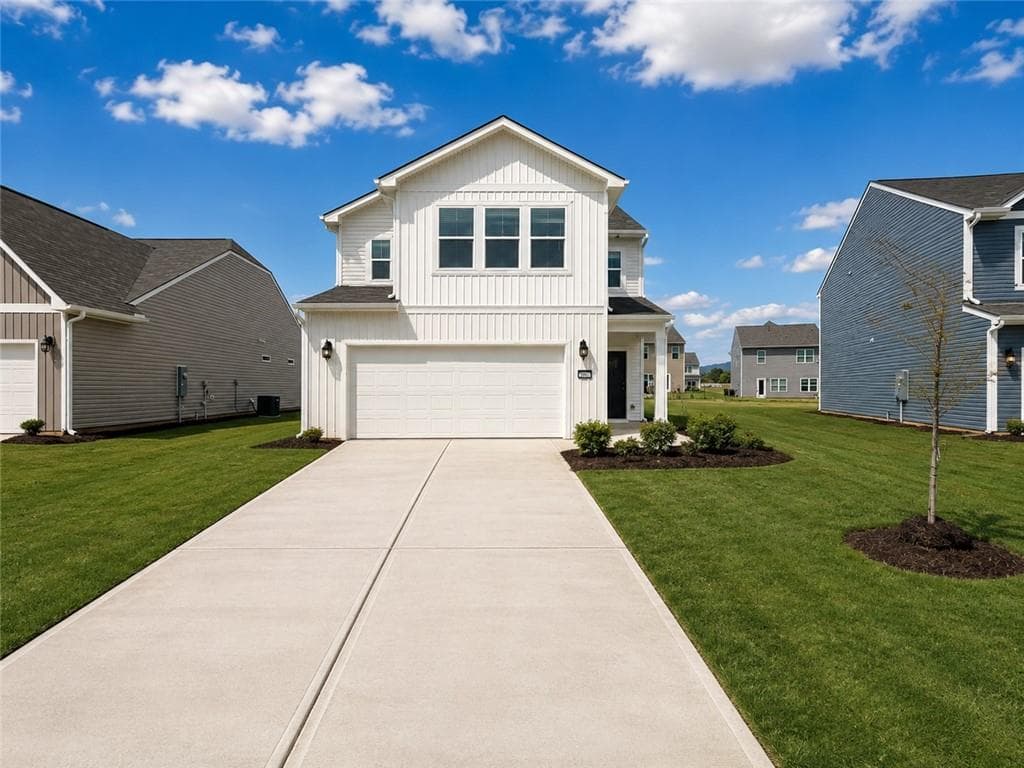 3 bedroom, 3 bathroom, 1,443 sq ft single family residence for sale at 404 Bluegrass Lane, Rockmart, GA 30153