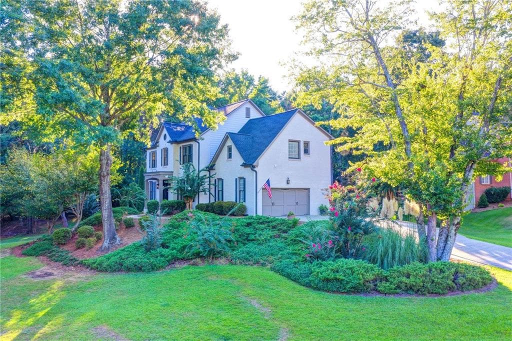 5 bedroom, 4 bathroom, 3,781 sq ft single family residence for sale at 3505 Silver Vista Court, Cumming, GA 30041