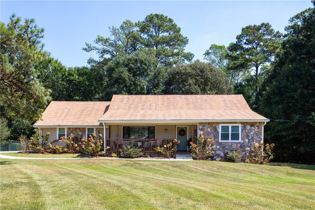 3 bedroom, 2 bathroom, 1,894 sq ft single family residence for sale at 110 Allenwood Road, Fayetteville, GA 30214