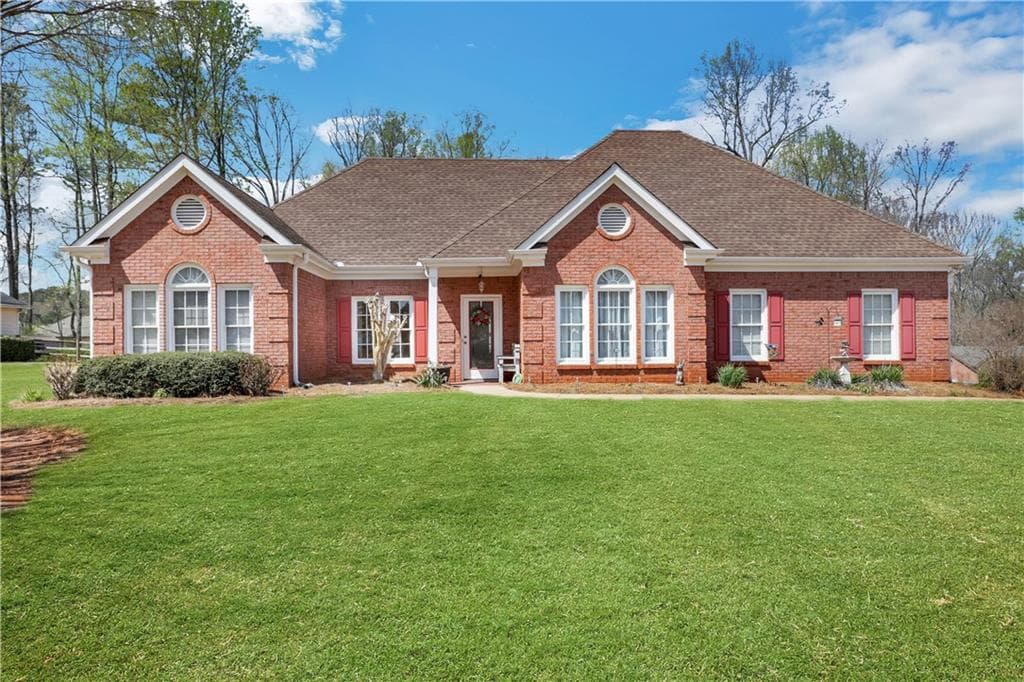 3 bedroom, 2 bathroom, 1,931 sq ft single family residence for rent at 6505 DANIEL Court, Cumming, GA 30040 for $2,950 a month