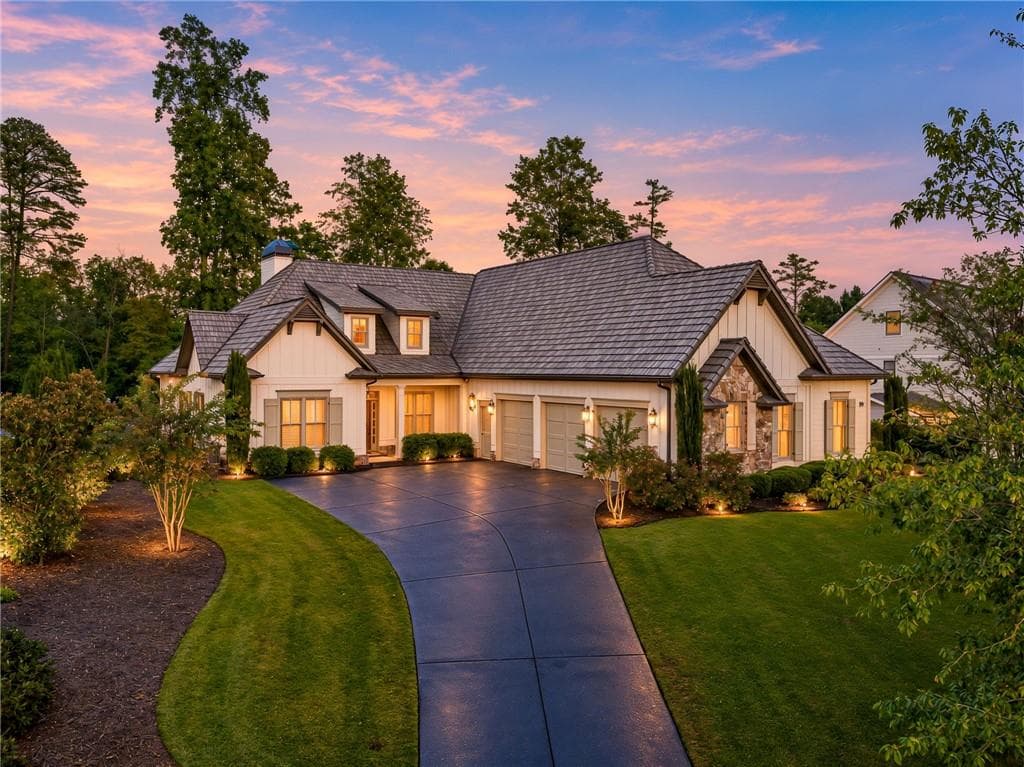 3 bedroom, 3 bathroom, 2,821 sq ft single family residence for sale at 8 Fieldstone Court, Dawsonville, GA 30534