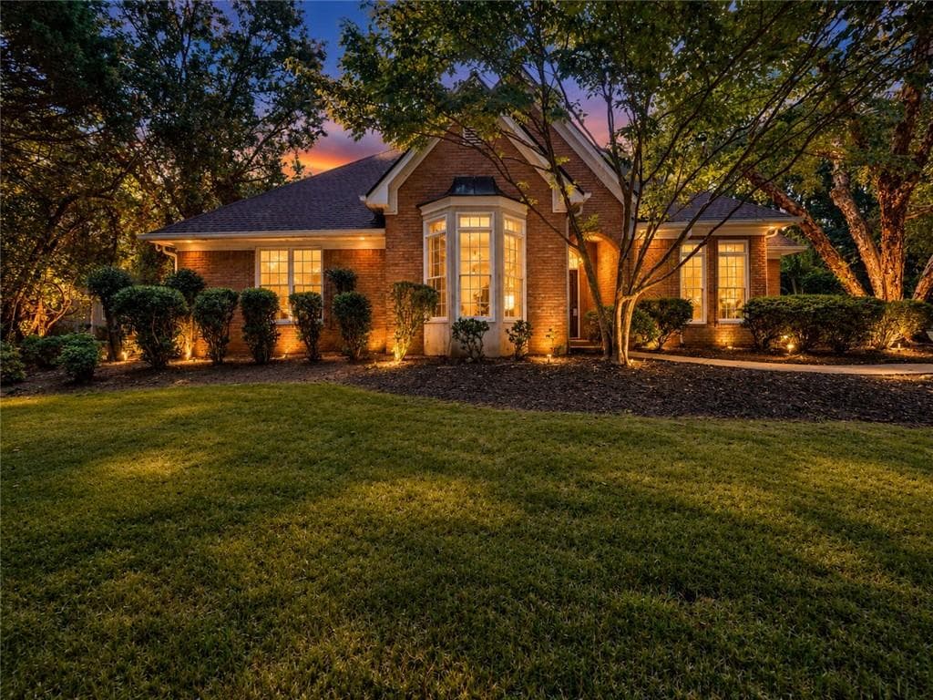 3 bedroom, 4 bathroom, 2,854 sq ft single family residence for sale at 307 Montrose Drive, Mcdonough, GA 30253