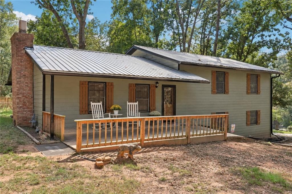 3 bedroom, 2 bathroom, 2,114 sq ft single family residence for sale at 5752 Oak Grove Drive, Acworth, GA 30102