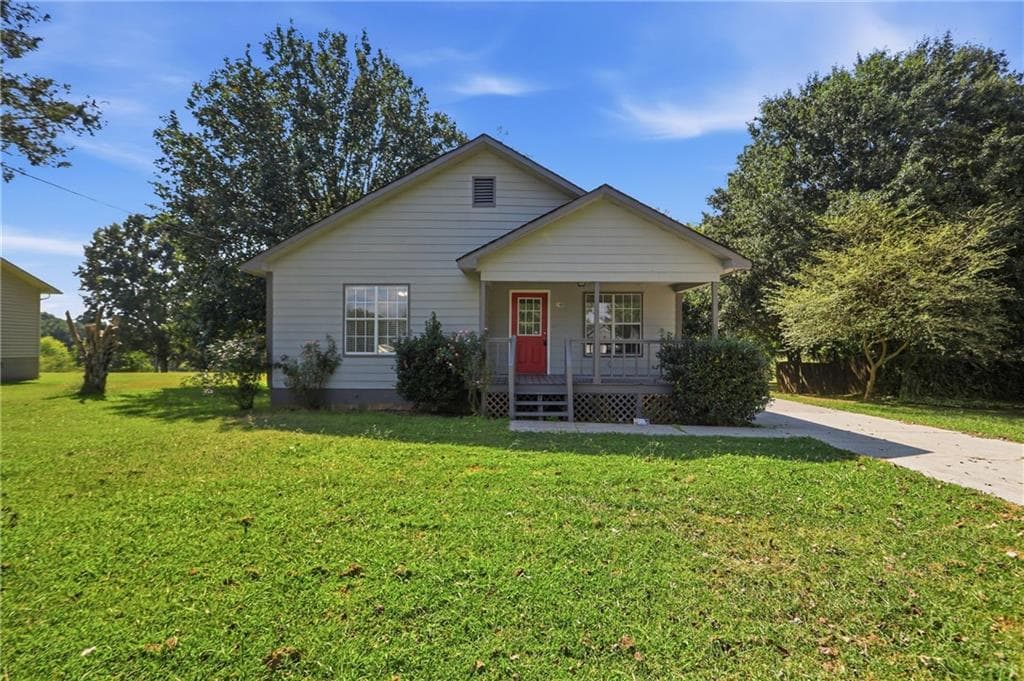 2 bedroom, 1 bathroom, 1,186 sq ft single family residence for sale at 140 Triple D Drive, Adairsville, GA 30103