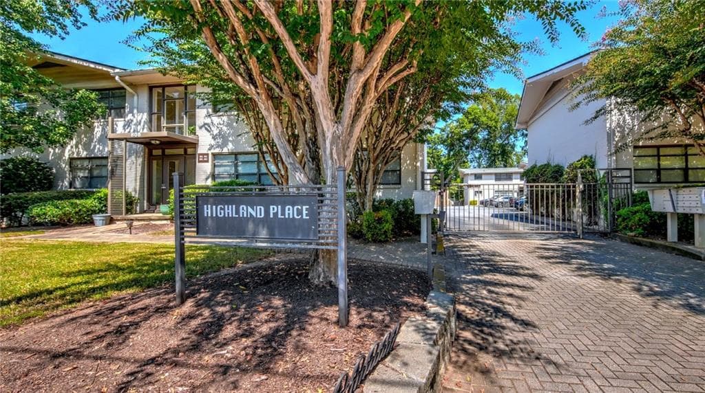 2 bedroom, 1 bathroom, 761 sq ft condominium for sale at 808 Greenwood Avenue 101, Atlanta, GA 30306