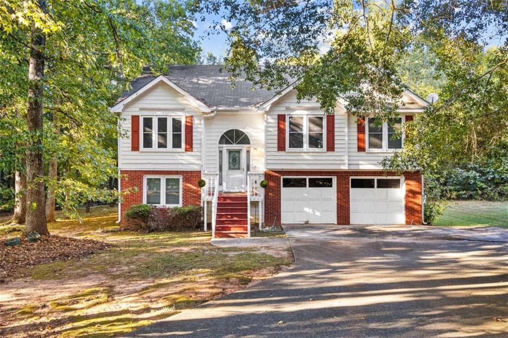 4 bedroom, 3 bathroom, 2,442 sq ft single family residence under contract at 215 Somerset Drive, Covington, GA 30016