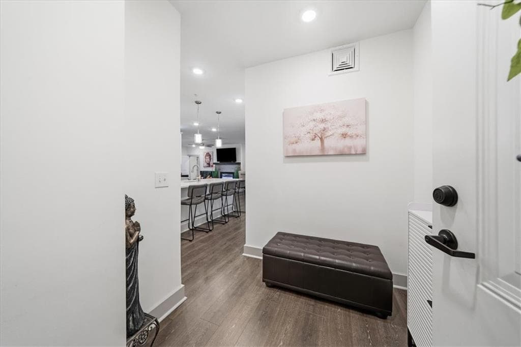 3 bedroom, 2 bathroom, 2,360 sq ft condominium for sale at 3211 Orwell Way 4202, Cumming, GA 30041