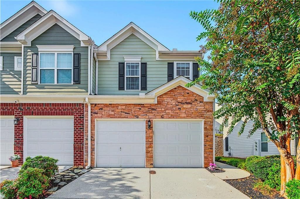 3 bedroom, 3 bathroom, 1,748 sq ft townhouse under contract at 131 Flatwood Trail, Marietta, GA 30066