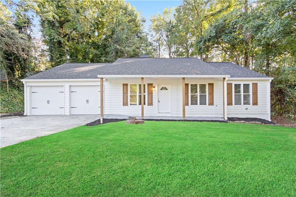 3 bedroom, 2 bathroom, 1,240 sq ft single family residence for sale at 134 Apple Valley Drive, Woodstock, GA 30188