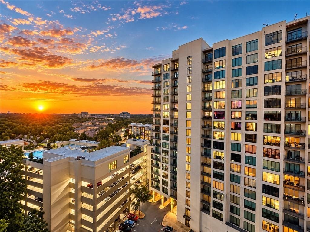 2 bedroom, 2 bathroom, 1,230 sq ft condominium for sale at 3481 Lakeside Drive 1702, Atlanta, GA 30326