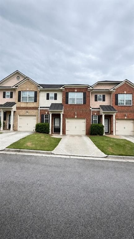 3 bedroom, 3 bathroom, 1,550 sq ft townhouse for sale at 3116 Garrard Place 7, Atlanta, GA 30360
