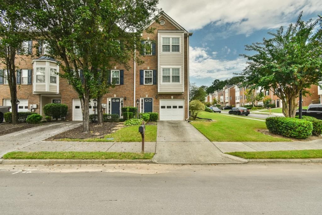 2 bedroom, 3 bathroom, 1,834 sq ft townhouse for sale at 2184 Mill Garden Run, Buford, GA 30519