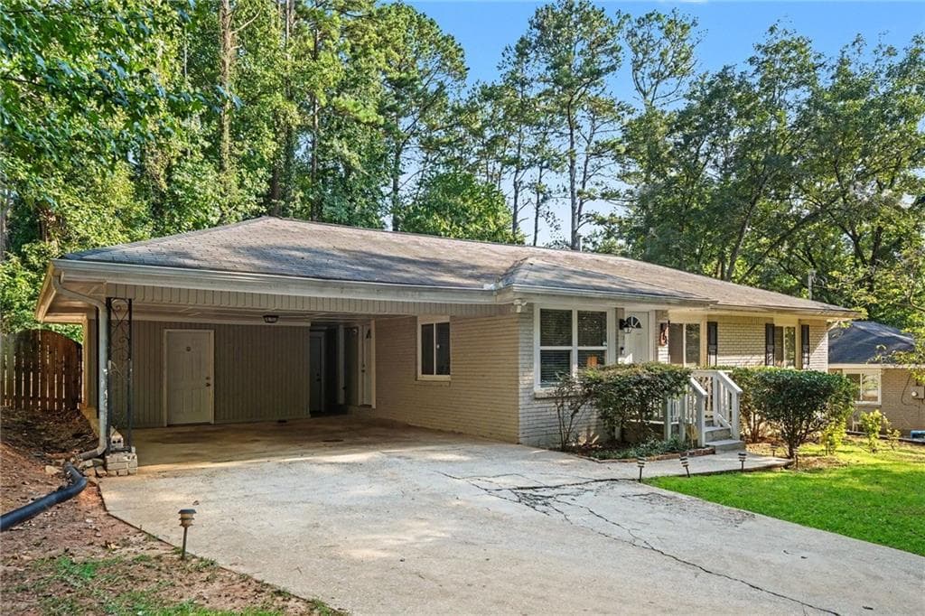 2 bedroom, 2 bathroom, 1,014 sq ft single family residence for sale at 1764 Hollyhock Terrace, Decatur, GA 30032
