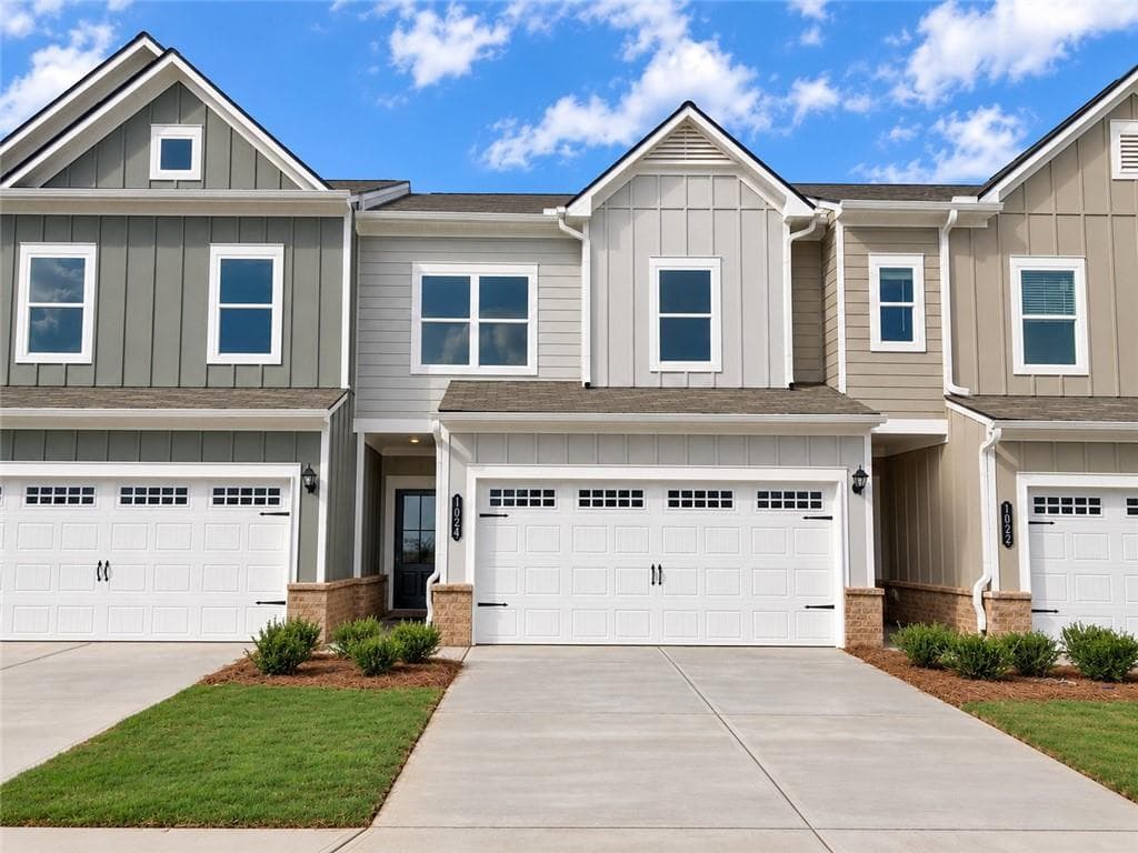 3 bedroom, 3 bathroom, 1,725 sq ft townhouse for sale at 1024 Stiles Circle 13, Cartersville, GA 30120