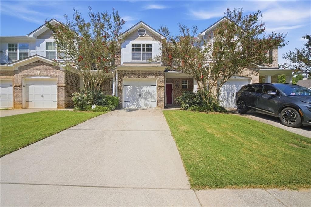3 bedroom, 3 bathroom, 1,639 sq ft townhouse for sale at 3318 Fernview Drive, Lawrenceville, GA 30044