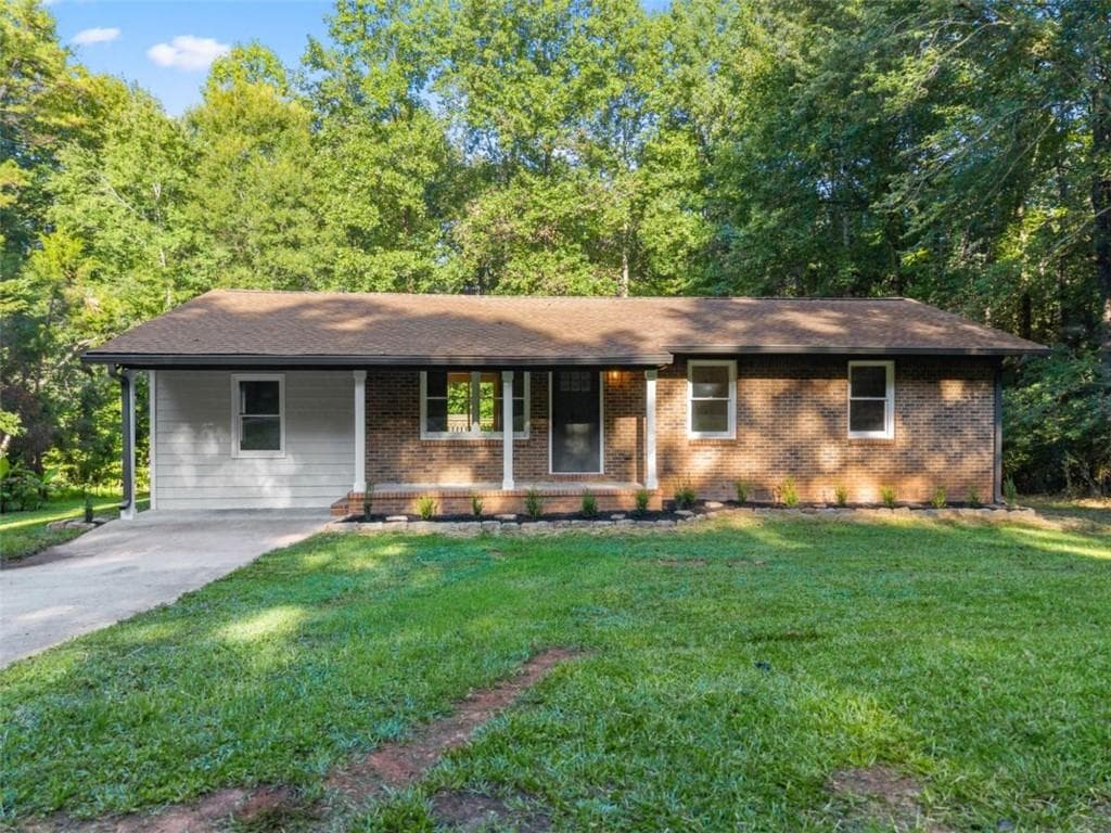 4 bedroom, 2 bathroom, 1,275 sq ft single family residence for sale at 937 Sam Craven Road, Cleveland, GA 30528