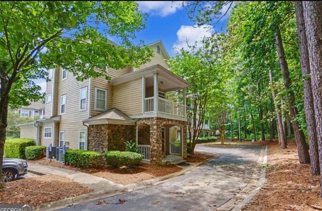 2 bedroom, 2 bathroom, 1,680 sq ft condominium for sale at 1031 Whitshire Way 1031, Alpharetta, GA 30004