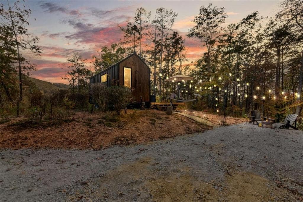 1 bedroom, 1 bathroom, 176 sq ft single family residence for sale at 115 Raleigh Ridge Drive, Blue Ridge, GA 30513