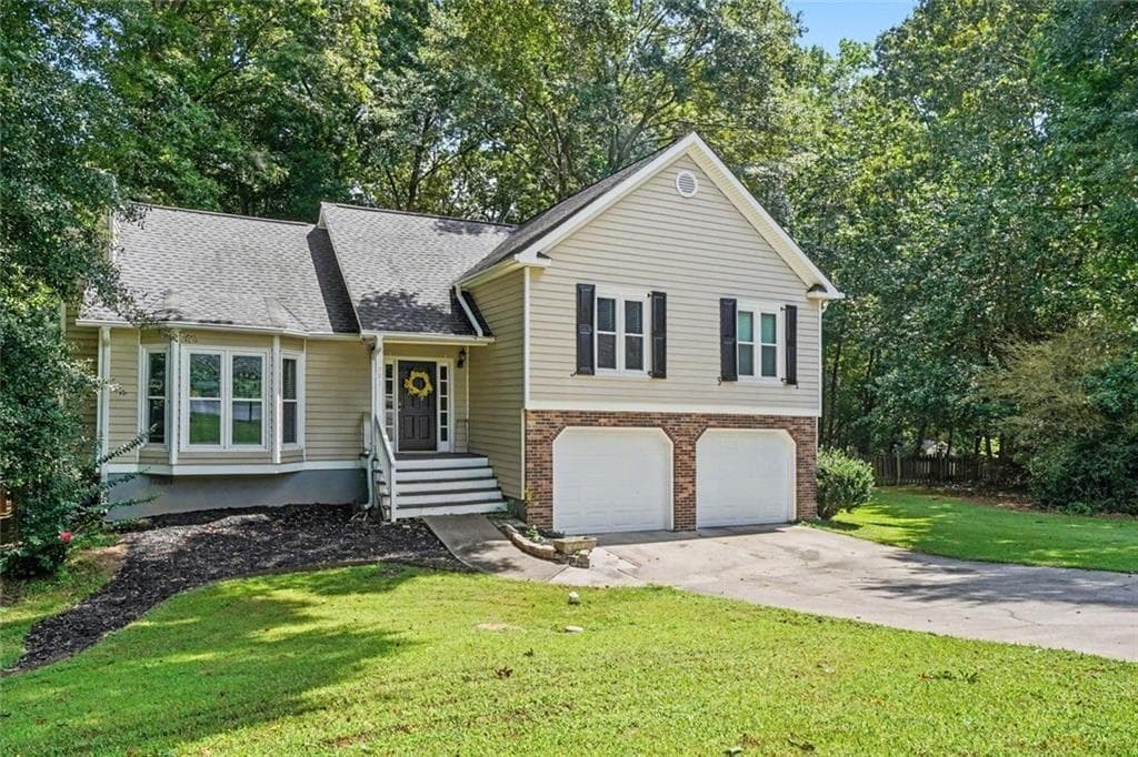 3 bedroom, 3 bathroom, 1,516 sq ft single family residence for sale at 996 Miles Court, Powder Springs, GA 30127