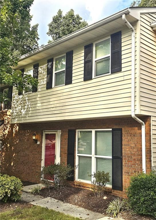 3 bedroom, 3 bathroom, 1,564 sq ft townhouse for rent at 2270 Newport Landing, Alpharetta, GA 30009 for $2,695 a month