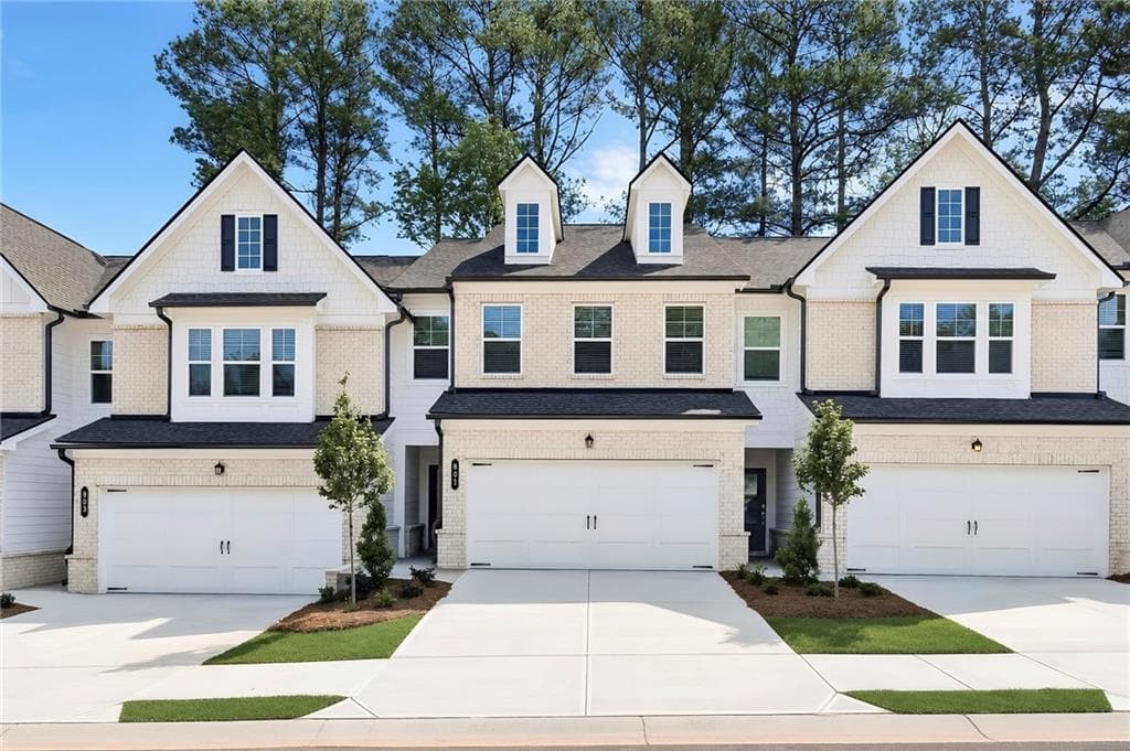 3 bedroom, 3 bathroom, 1,831 sq ft townhouse for sale at 2046 Presley Point, Lawrenceville, GA 30044