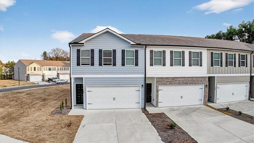 3 bedroom, 3 bathroom, 1,665 sq ft townhouse for sale at 107 Brexley Drive, Calhoun, GA 30701