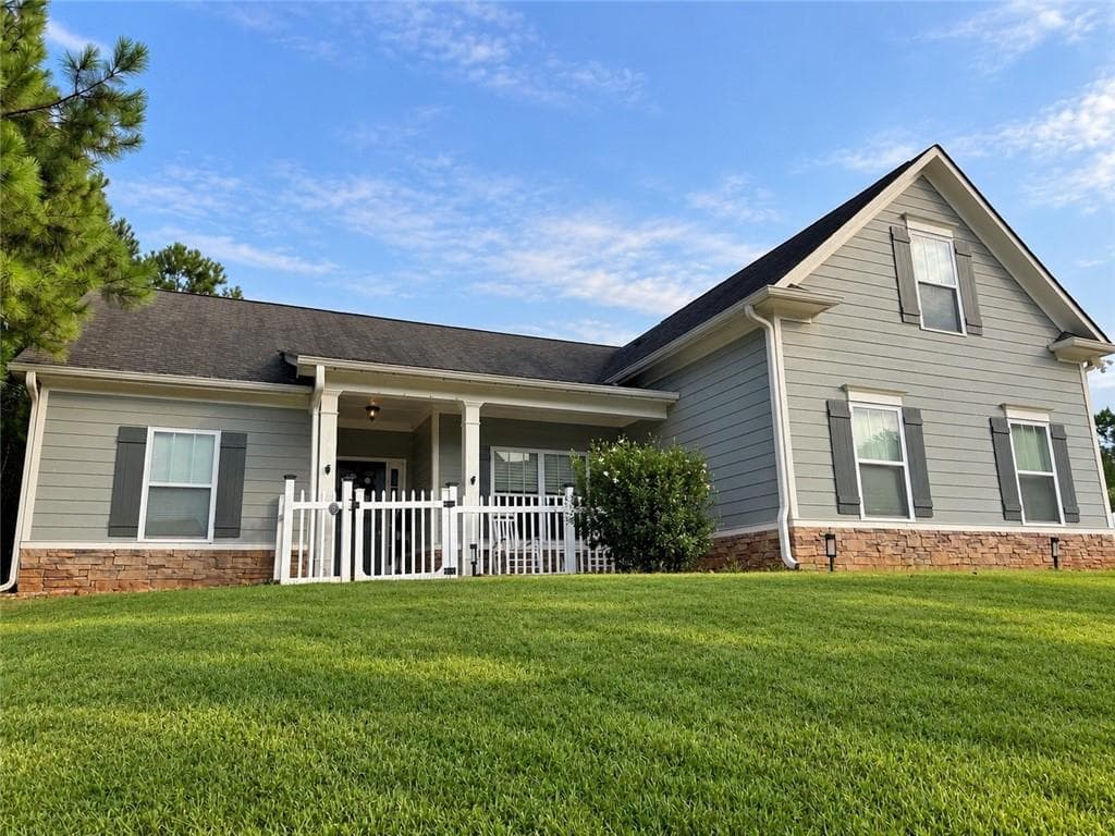4 bedroom, 2 bathroom, 1,954 sq ft single family residence for sale at 2 Overlook Point, Cartersville, GA 30121