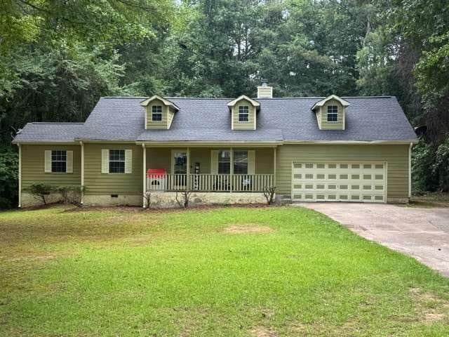 4 bedroom, 2 bathroom, 1,919 sq ft single family residence for sale at 253 Ruth Drive, Newnan, GA 30265