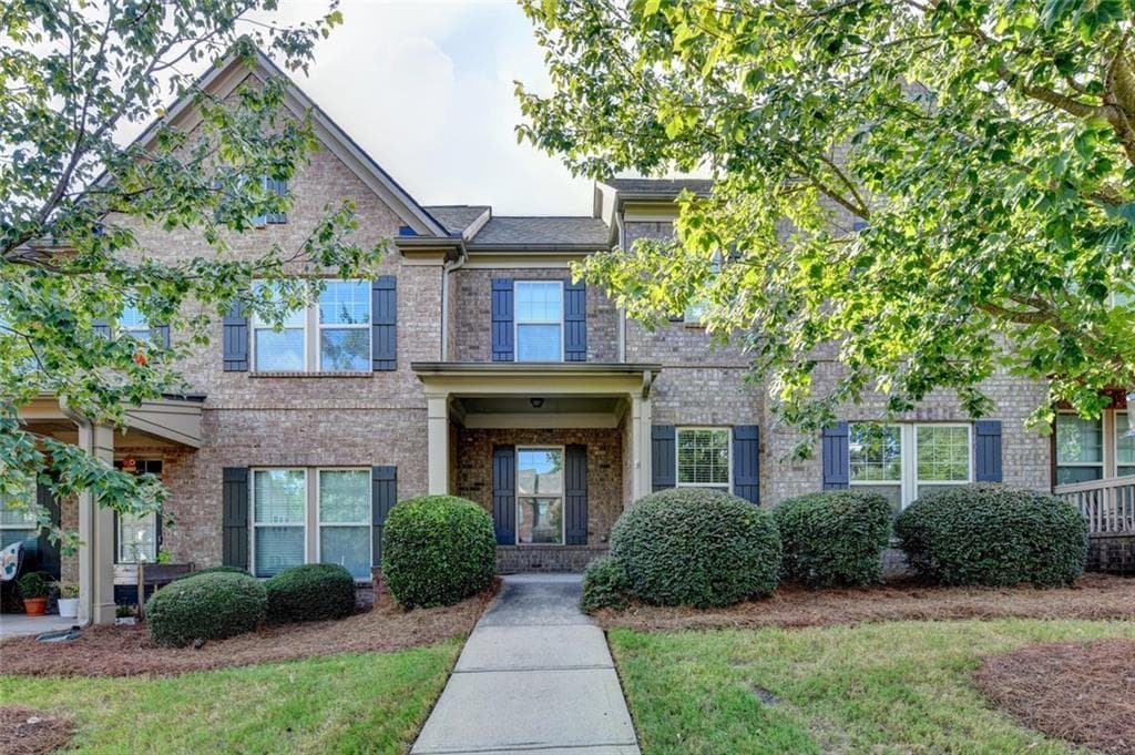 3 bedroom, 3 bathroom, 2,164 sq ft townhouse for sale at 1285 Woodmore Way, Alpharetta, GA 30004