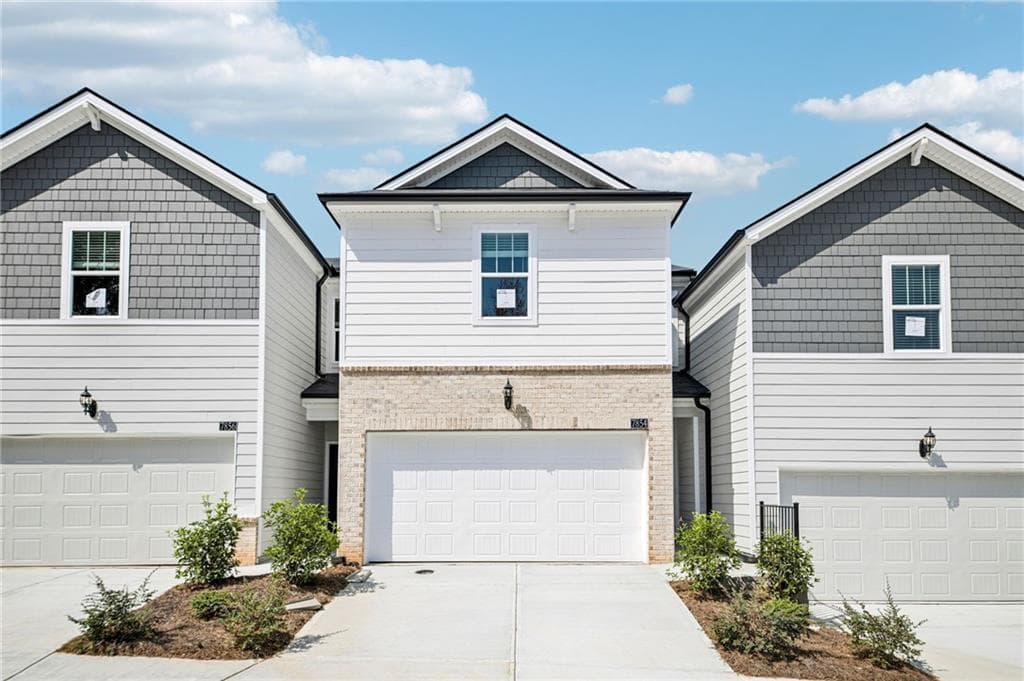 3 bedroom, 3 bathroom, 1,640 sq ft townhouse under contract at 7854 Marie Way, Fairburn, GA 30213
