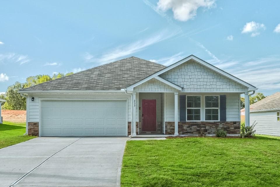 4 bedroom, 2 bathroom, 1,773 sq ft single family residence for sale at 233 Woodlake Landing, Hartwell, GA 30643