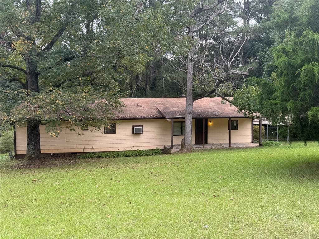4 bedroom, 2 bathroom, 1,438 sq ft single family residence for sale at 285 Highland Circle, Stockbridge, GA 30281
