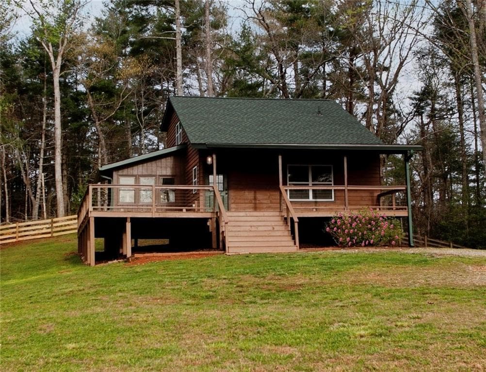 2 bedroom, 2 bathroom, 1,394 sq ft single family residence for sale at 221 Muscadine Road, Dahlonega, GA 30533