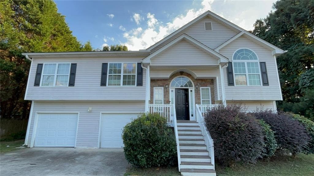 4 bedroom, 2 bathroom, 1,574 sq ft single family residence under contract at 4623 Reminisce Way, Douglasville, GA 30134
