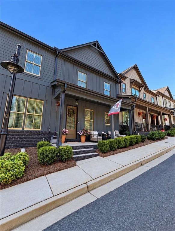 3 bedroom, 3 bathroom, 2,200 sq ft townhouse for sale at 5611 Pine Street, Flowery Branch, GA 30542