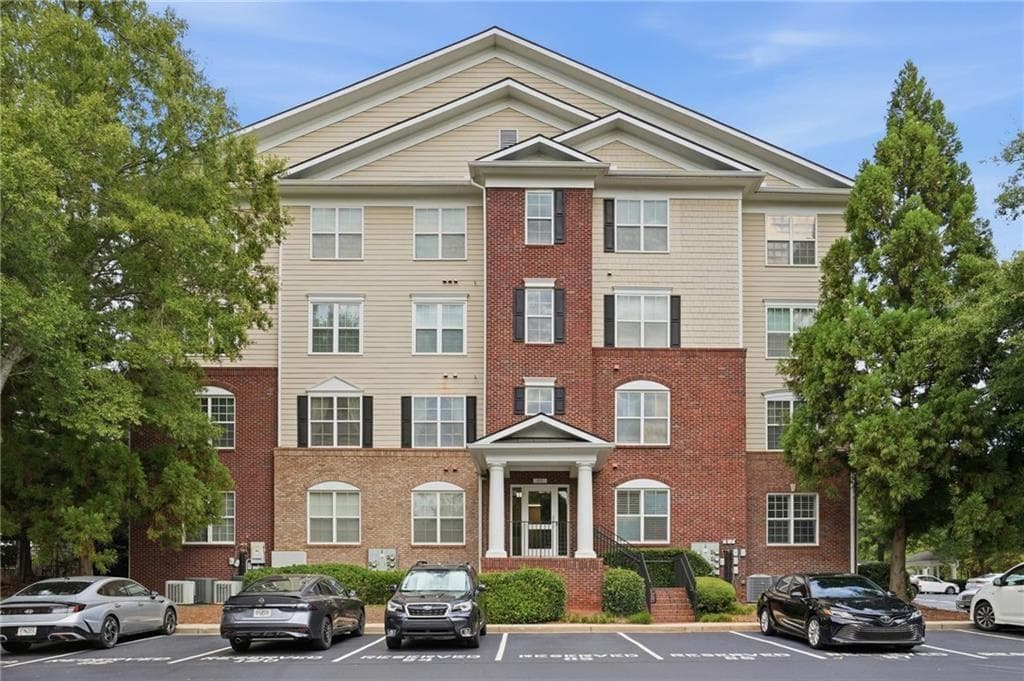 2 bedroom, 2 bathroom, 1,209 sq ft condominium for sale at 1955 Nocturne Drive 3207, Alpharetta, GA 30009
