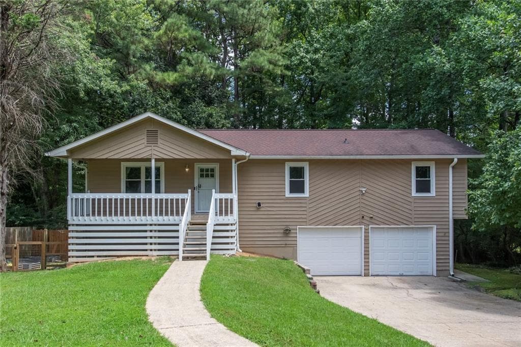 3 bedroom, 2 bathroom, 1,352 sq ft single family residence for sale at 3125 Barrett Court, Powder Springs, GA 30127