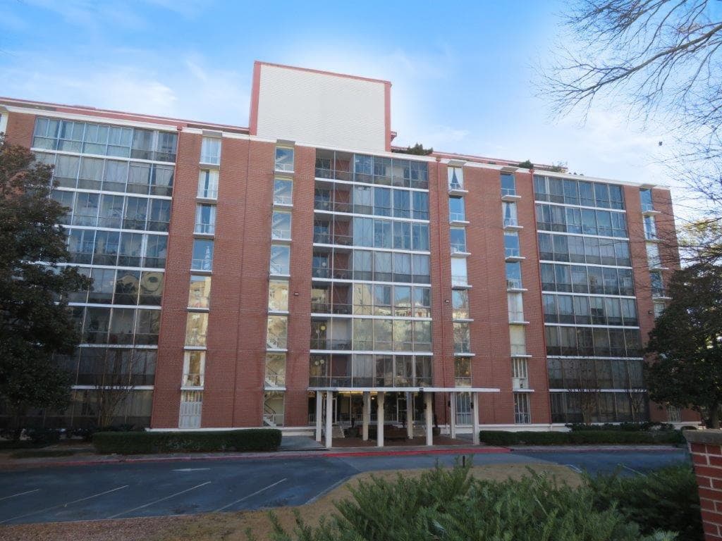 1 bedroom, 1 bathroom, 815 sq ft condominium for sale at 130 26th Street 703, Atlanta, GA 30309