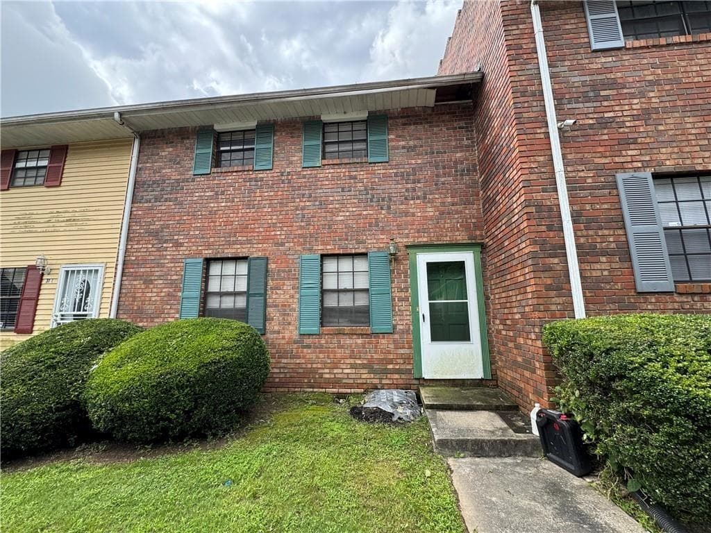 3 bedroom, 4 bathroom, 1,536 sq ft townhouse for sale at 6354 Shannon Parkway 31F, Union City, GA 30291