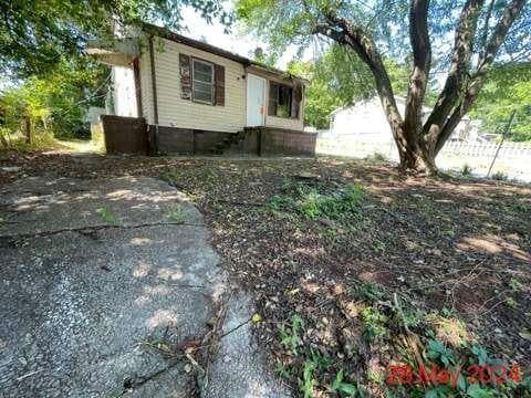 3 bedroom, 1 bathroom, 1,056 sq ft single family residence for sale at 264 SW Booker Streets, Atlanta, GA 30315