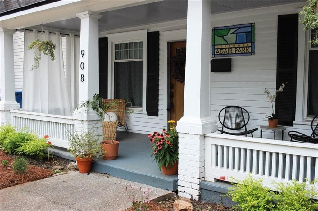 3 bedroom, 2 bathroom, 1,680 sq ft single family residence for sale at 908 Oakhill Avenue, Atlanta, GA 30310