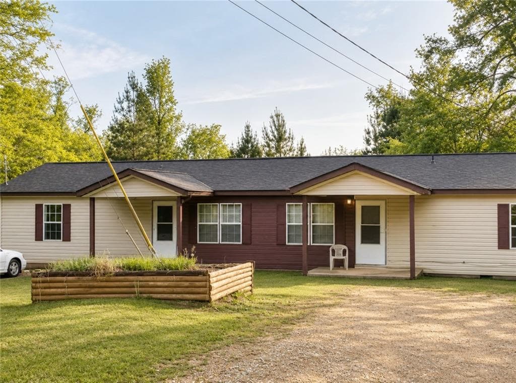 duplex for sale at 100 Horton Drive, Eatonton, GA 31024