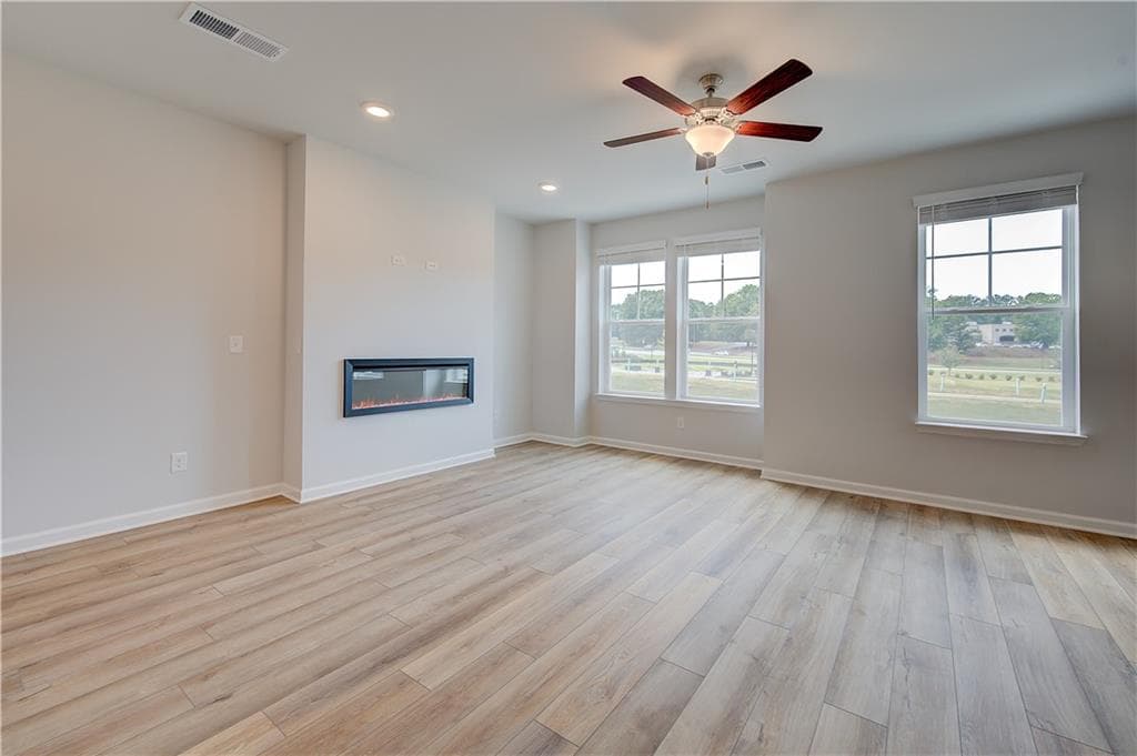 3 bedroom, 4 bathroom, 2,288 sq ft townhouse for sale at 3006 Daybreak Lane, Newnan, GA 30265