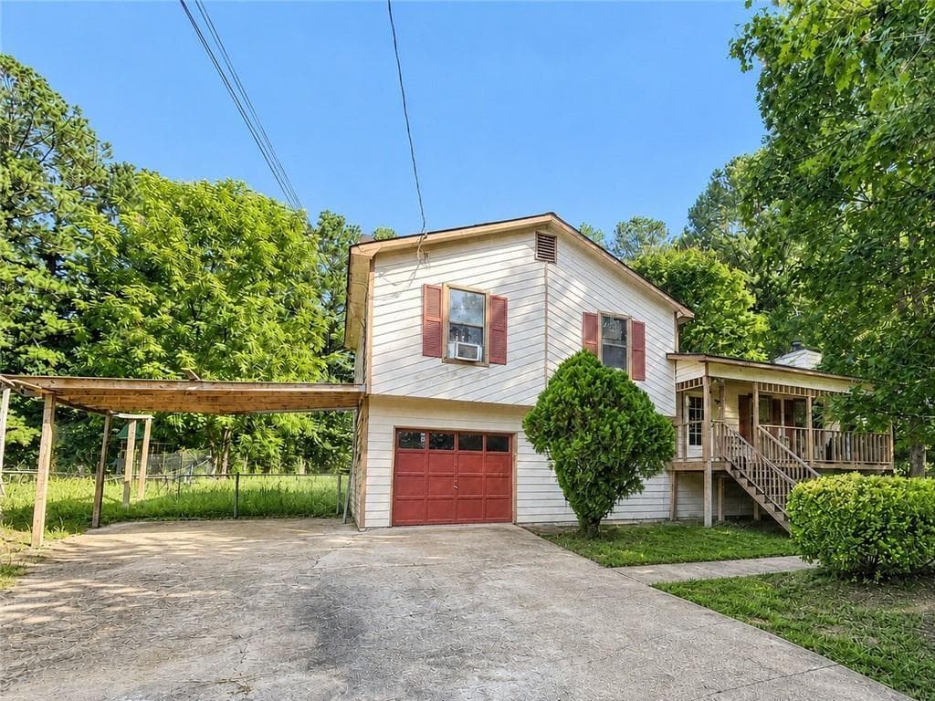 3 bedroom, 2 bathroom, 1,104 sq ft single family residence under contract at 133 Emily Drive, Dallas, GA 30157
