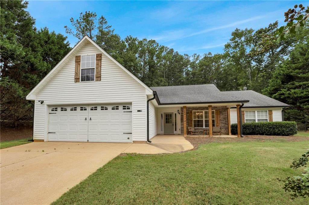 3 bedroom, 2 bathroom, 1,814 sq ft single family residence for sale at 160 Laurel Lane, Social Circle, GA 30025