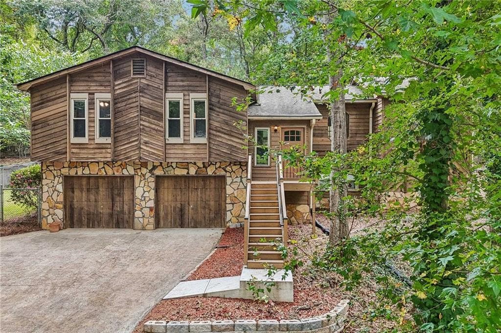3 bedroom, 2 bathroom, 1,492 sq ft single family residence for sale at 231 Sabrina Court, Woodstock, GA 30188