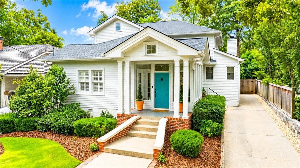 4 bedroom, 3 bathroom, 3,058 sq ft single family residence under contract at 241 Lakeview Avenue, Atlanta, GA 30305