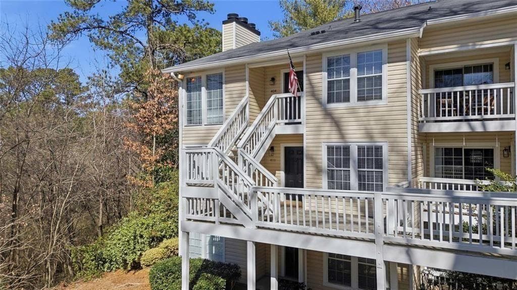 2 bedroom, 2 bathroom, 1,316 sq ft condominium for sale at 402 SE Countryside Place 402, Smyrna, GA 30080
